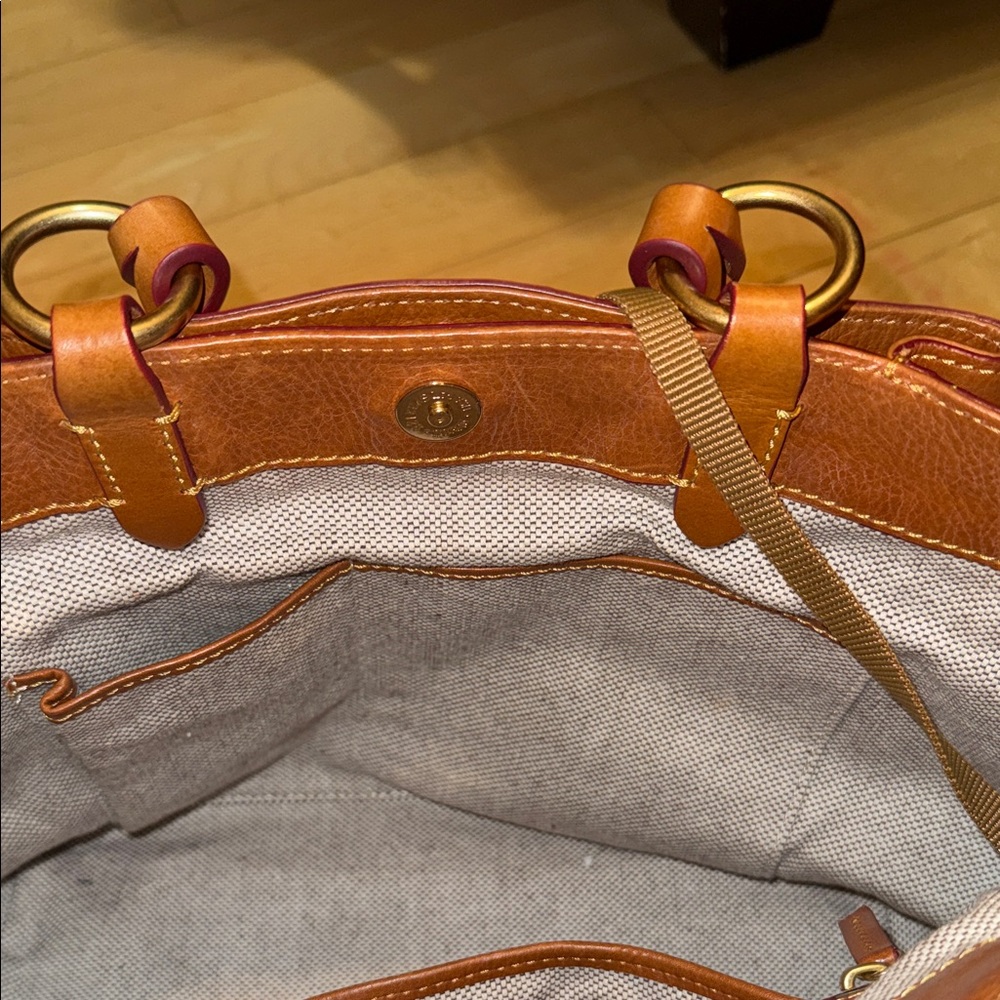 Dooney & Bourke Florentine Large Zip Burlow Like New Natural - Picture 7 of 11